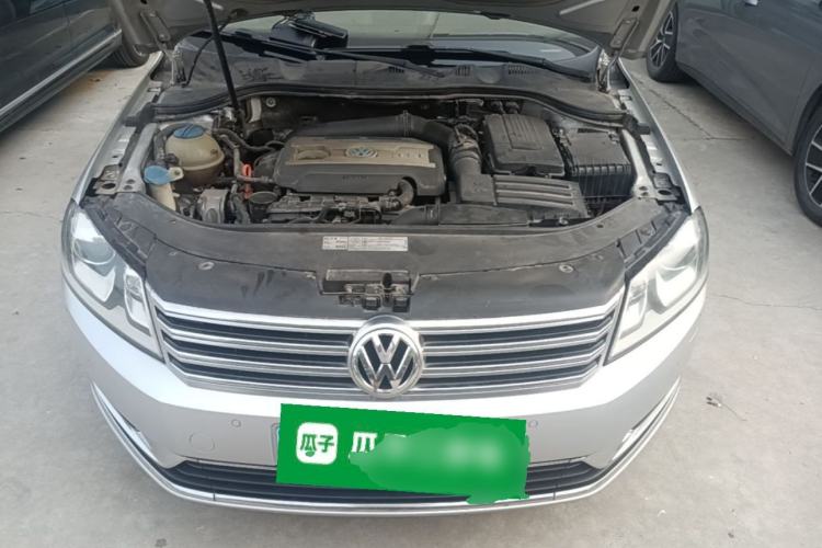 Used Volkswagen Magotan 2012 Revised 1.8TSI Luxury Version Engine Bay