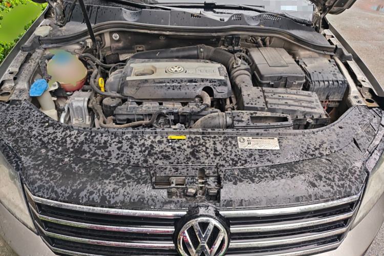 Used Volkswagen Magotan 2012 Travel Edition 2.0 TSI Comfort Version Engine Bay