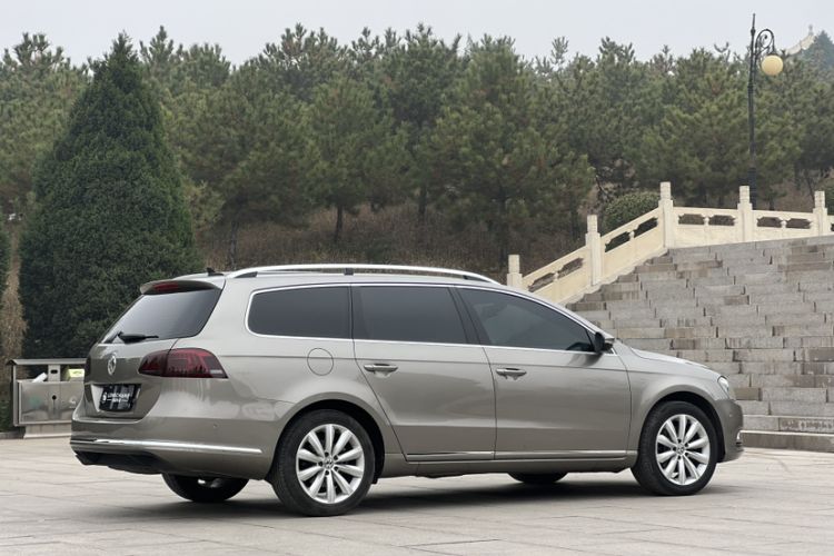 Used Volkswagen Magotan 2012 Travel Edition 2.0 TSI Luxury Version Exterior 3