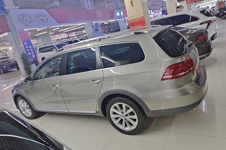 Used Volkswagen Magotan 2012 Travel Edition 2.0 TSI 4x4 Comfort Version Exterior 5