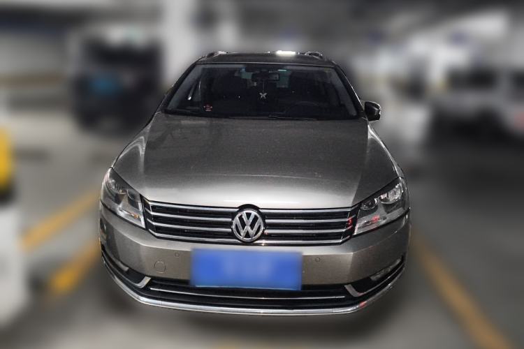 Used Volkswagen Magotan 2012 Travel Edition 2.0 TSI Comfort Version Front