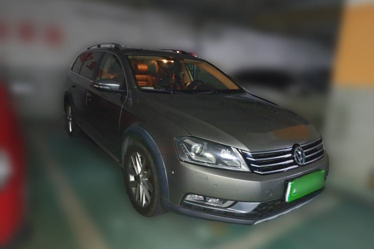 Used Volkswagen Magotan 2012 Travel Edition 2.0 TSI Four-Wheel Drive Luxury Version Front Right 45 Deg