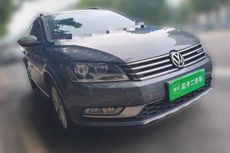 Used Volkswagen Magotan 2012 Travel Edition 2.0 TSI 4x4 Comfort Version Front Right 45 Deg