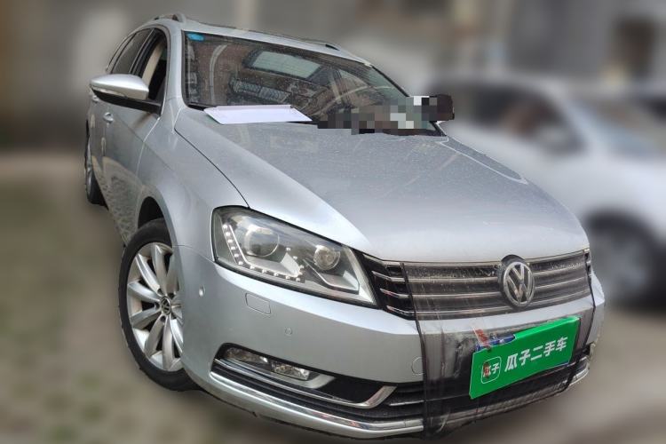 Used Volkswagen Magotan 2012 Travel Edition 2.0 TSI Luxury Version Front Right 45 Deg