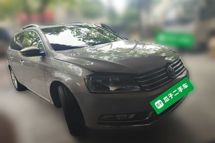Used Volkswagen Magotan 2012 Travel Edition 2.0 TSI Luxury Version Front Right 45 Deg