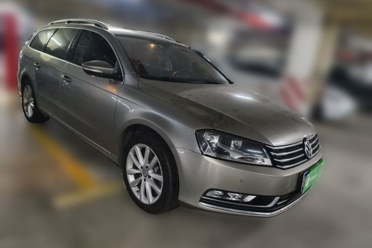 Used Volkswagen Magotan 2012 Travel Edition 2.0 TSI Comfort Version Front Right 45 Deg