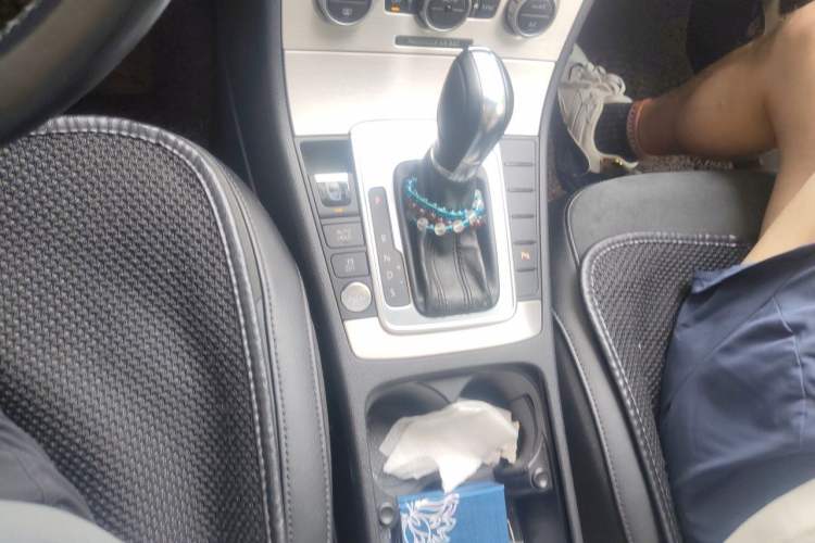 Used Volkswagen Magotan 2012 Travel Edition 2.0 TSI Comfort Version Gear Lever