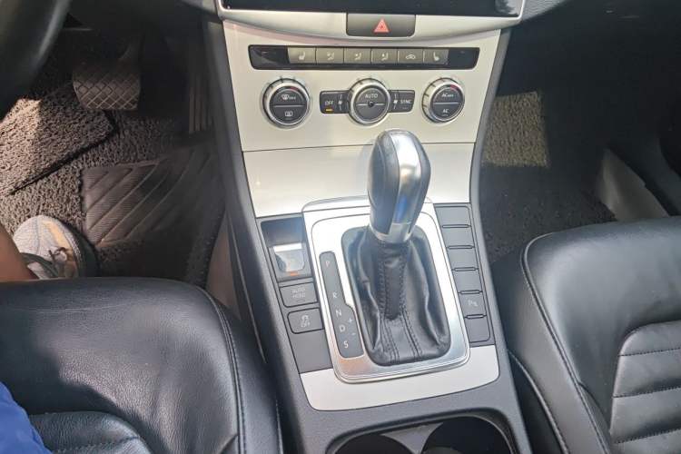 Used Volkswagen Magotan 2012 Revised 1.8TSI Luxury Version Gear Lever
