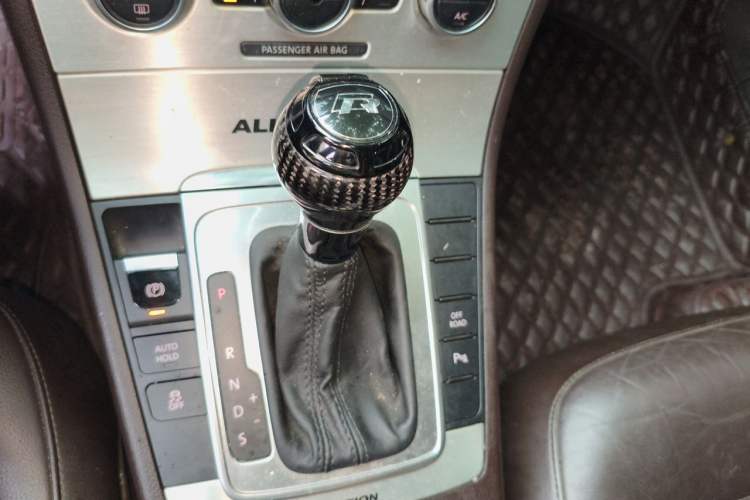 Used Volkswagen Magotan 2012 Travel Edition 2.0 TSI 4x4 Comfort Version Gear Lever