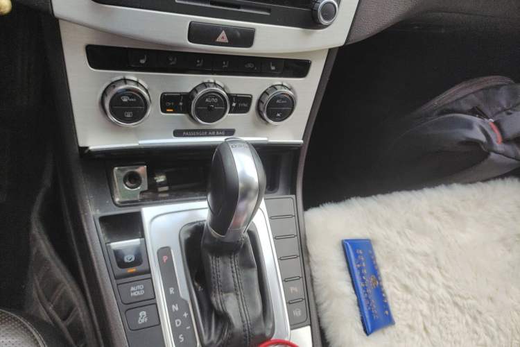 Used Volkswagen Magotan 2012 Travel Edition 2.0 TSI Luxury Version Gear Lever