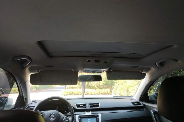 Used Volkswagen Magotan 2012 Revised Version 1.8TSI Leading Edition Headliner