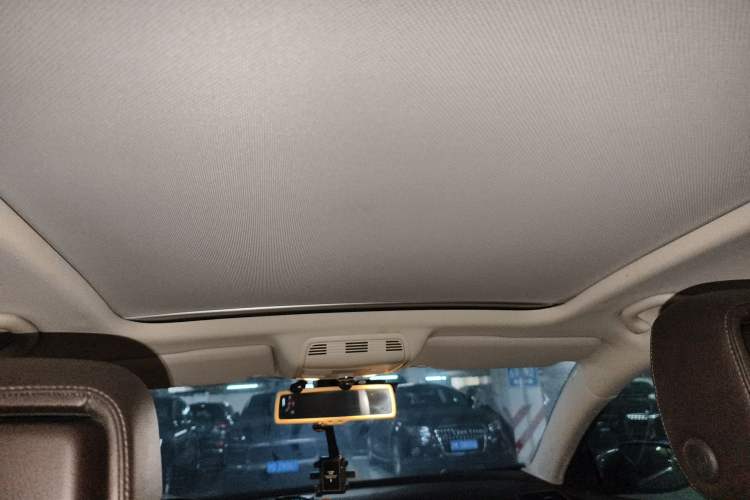 Used Volkswagen Magotan 2012 Travel Edition 2.0 TSI Comfort Version Headliner