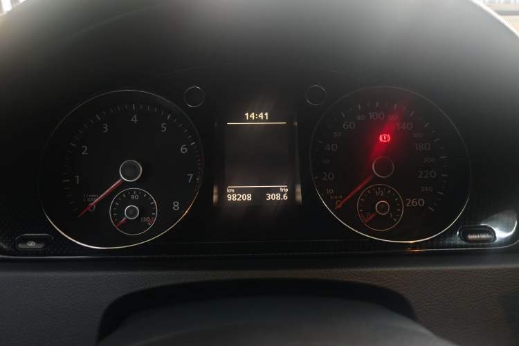 Used Volkswagen Magotan 2012 1.8TSI Luxury Model Instrument Cluster