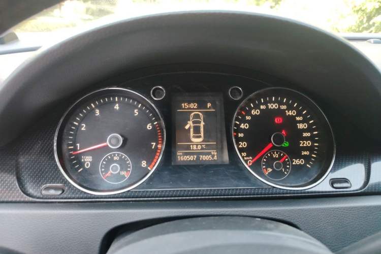 Used Volkswagen Magotan 2012 Revised Version 1.8TSI Leading Edition Instrument Cluster