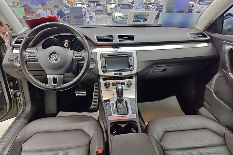 Used Volkswagen Magotan 2012 Travel Edition 2.0 TSI 4x4 Comfort Version Interior 3