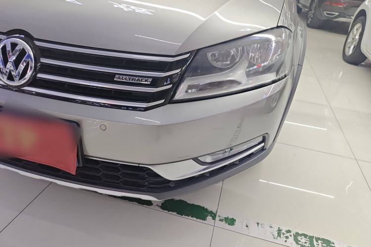 Used Volkswagen Magotan 2012 Travel Edition 2.0 TSI 4x4 Comfort Version Left Front Headlight