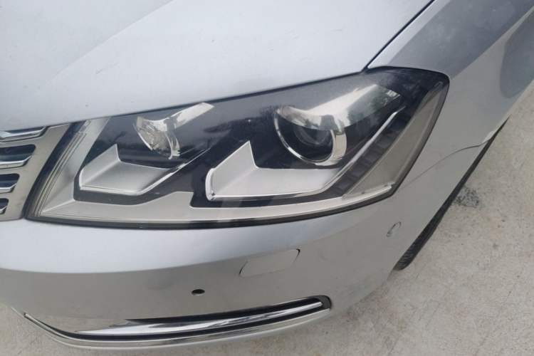 Used Volkswagen Magotan 2012 2.0 TSI Ultimate Edition Left Front Headlight