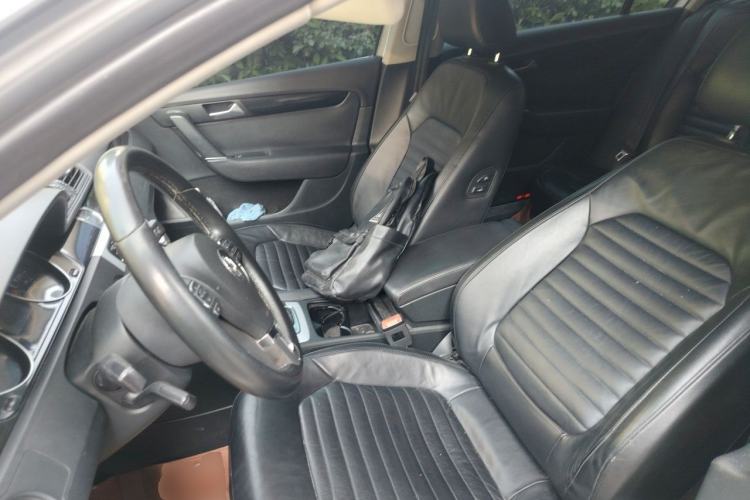 Used Volkswagen Magotan 2012 Revised Version 1.8TSI Leading Edition Left Front Seat