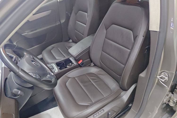 Used Volkswagen Magotan 2012 Travel Edition 2.0 TSI 4x4 Comfort Version Left Front Seat