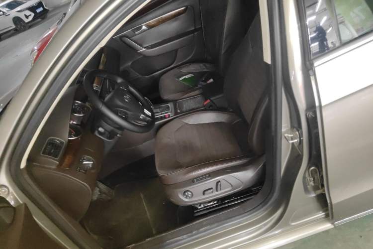 Used Volkswagen Magotan 2012 Travel Edition 2.0 TSI Comfort Version Left Front Seat