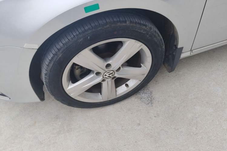 Used Volkswagen Magotan 2012 2.0 TSI Ultimate Edition Left Front Wheel Hub