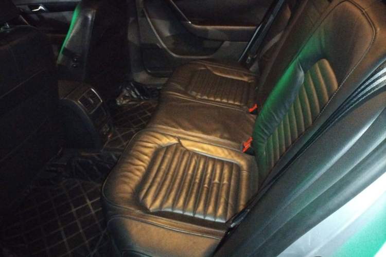 Used Volkswagen Magotan 2012 1.8TSI Luxury Model Left Rear Seat