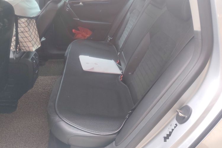 Used Volkswagen Magotan 2012 Travel Edition 2.0 TSI Comfort Version Left Rear Seat