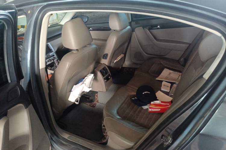 Used Volkswagen Magotan 2012 2.0 TSI Ultimate Edition Left Rear Seat