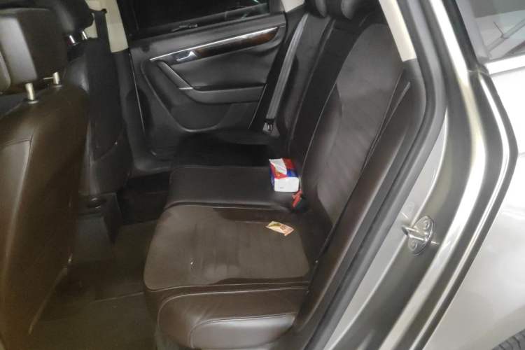 Used Volkswagen Magotan 2012 Travel Edition 2.0 TSI Comfort Version Left Rear Seat