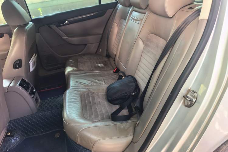 Used Volkswagen Magotan 2012 2.0 TSI Ultimate Edition Left Rear Seat