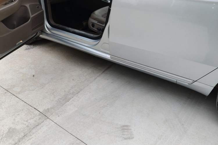 Used Volkswagen Magotan 2012 2.0 TSI Ultimate Edition Left Side Sill