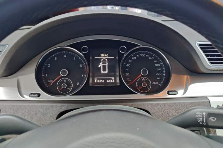Used Volkswagen Magotan 2012 Travel Edition 2.0 TSI 4x4 Comfort Version Odometer Close Up