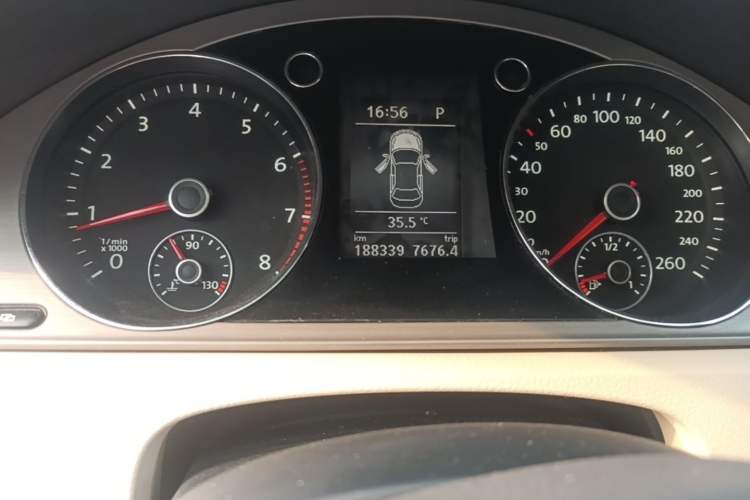 Used Volkswagen Magotan 2012 Revised 1.8TSI Luxury Version Odometer Close Up