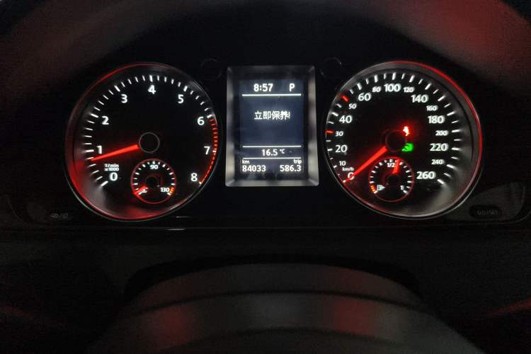 Used Volkswagen Magotan 2012 Travel Edition 2.0 TSI Comfort Version Odometer Close Up