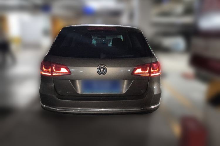 Used Volkswagen Magotan 2012 Travel Edition 2.0 TSI Comfort Version Rear
