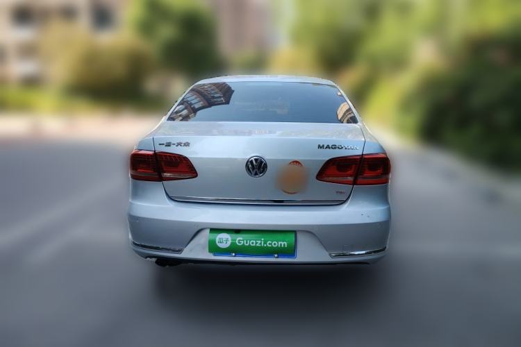 Used Volkswagen Magotan 2012 Revised Version 1.8TSI Leading Edition Rear