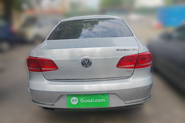 Used Volkswagen Magotan 2012 Revised 1.8TSI Luxury Version Rear