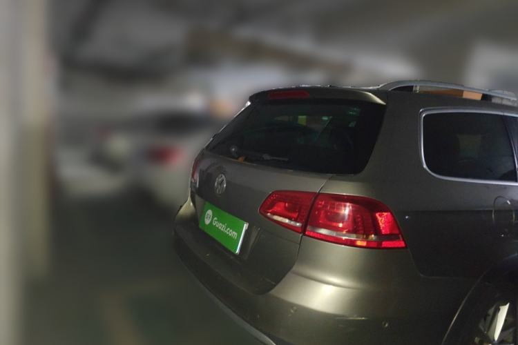 Used Volkswagen Magotan 2012 Travel Edition 2.0 TSI Four-Wheel Drive Luxury Version Rear