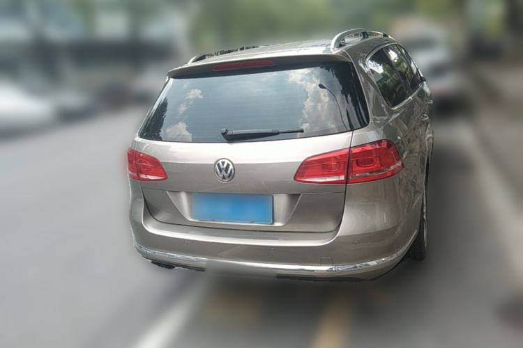 Used Volkswagen Magotan 2012 Travel Edition 2.0 TSI Comfort Version Rear