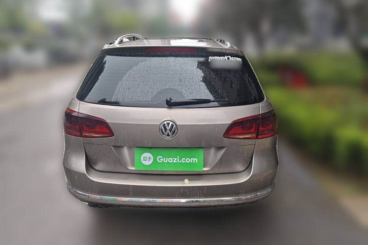 Used Volkswagen Magotan 2012 Travel Edition 2.0 TSI Comfort Version Rear