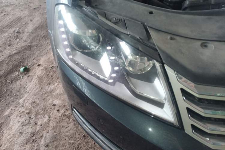 Used Volkswagen Magotan 2012 2.0 TSI Ultimate Edition Right Front Headlight