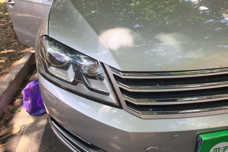 Used Volkswagen Magotan 2012 2.0 TSI Ultimate Edition Right Front Headlight