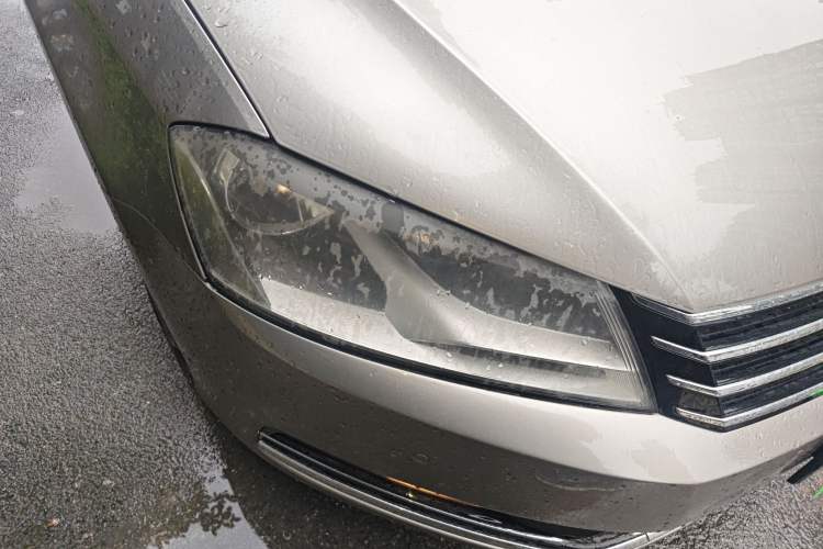 Used Volkswagen Magotan 2012 Travel Edition 2.0 TSI Comfort Version Right Front Headlight
