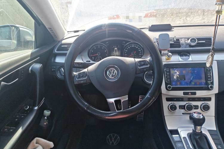 Used Volkswagen Magotan 2012 Travel Edition 2.0 TSI 4x4 Comfort Version Steering Wheel