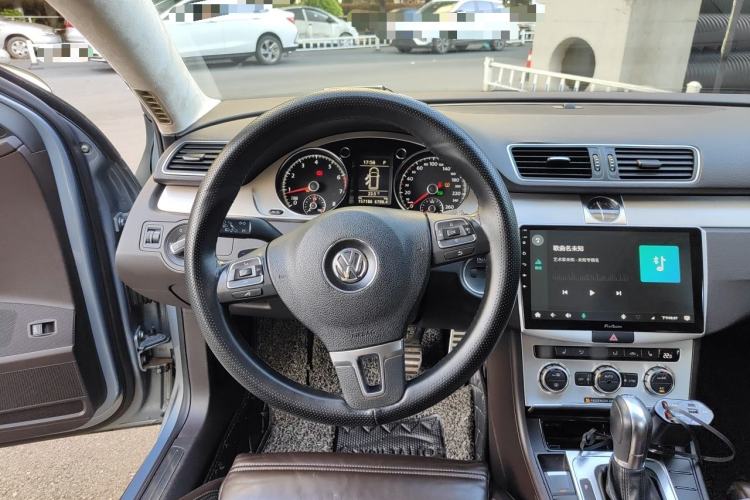 Used Volkswagen Magotan 2012 Travel Edition 2.0 TSI Four-Wheel Drive Luxury Version Steering Wheel