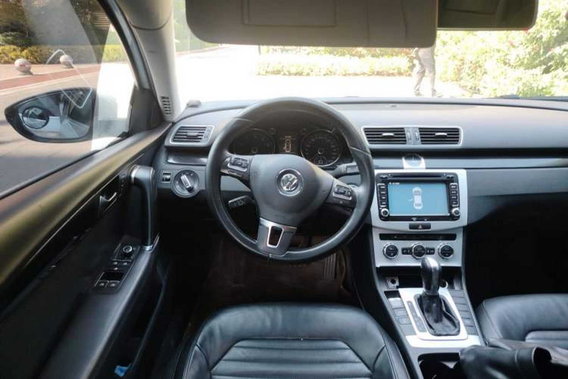 Used Volkswagen Magotan 2012 Revised Version 1.8TSI Leading Edition Steering Wheel