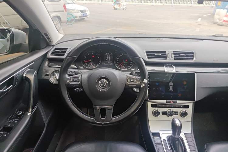 Used Volkswagen Magotan 2012 Revised 1.8TSI Luxury Version Steering Wheel