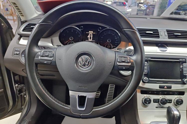 Used Volkswagen Magotan 2012 Travel Edition 2.0 TSI 4x4 Comfort Version Steering Wheel