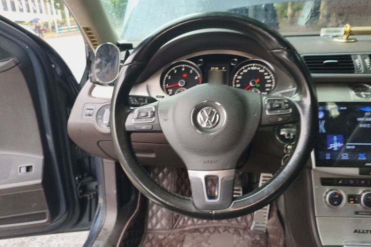 Used Volkswagen Magotan 2012 Travel Edition 2.0 TSI 4x4 Comfort Version Steering Wheel
