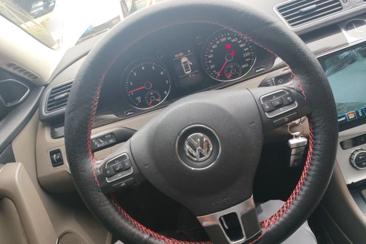 Used Volkswagen Magotan 2012 2.0 TSI Ultimate Edition Steering Wheel